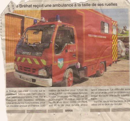 L'�le de Br�hat re�oit une ambulance � la taille de ses ruelles